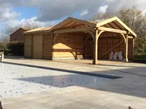 Construction de abris de jardin et carport sur mesure en Vendée